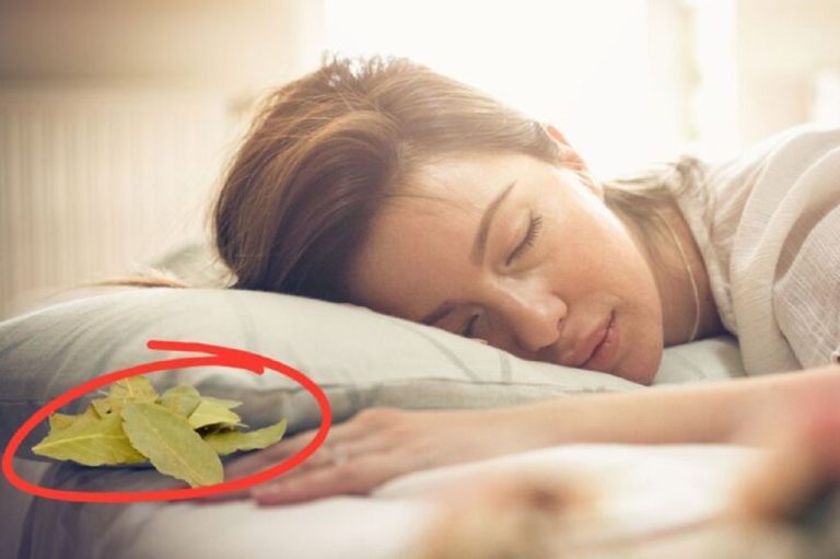 Bay leaves under the pillow