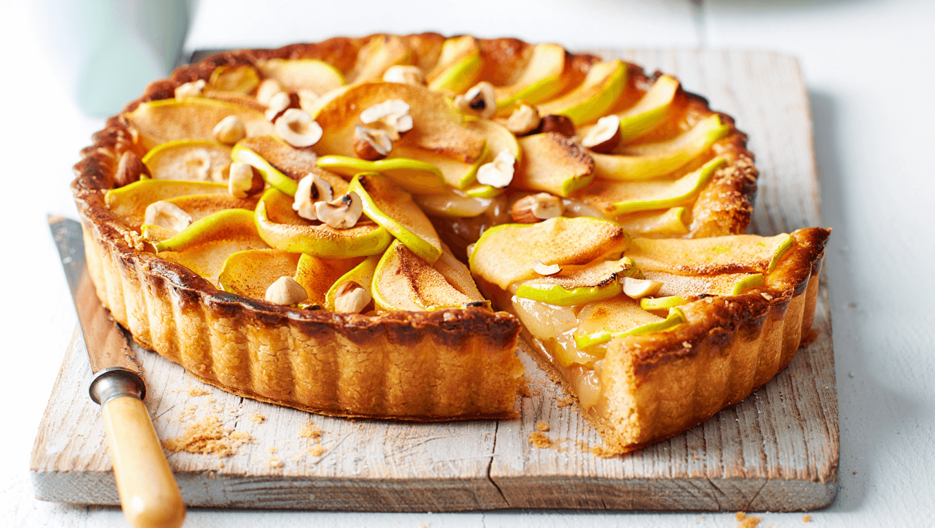 “Délicieuse et tellement vite faite” : la tarte rustique aux pommes et noisettes que tout le monde adore