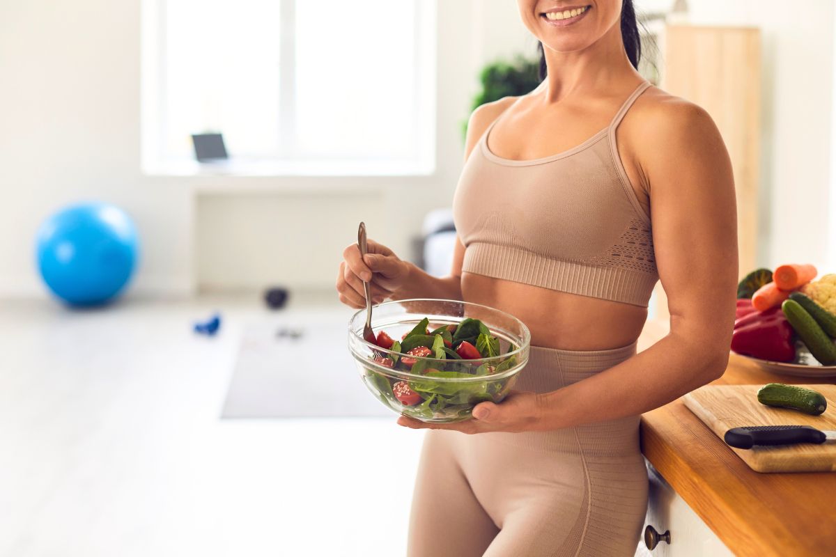 woman eating healthy