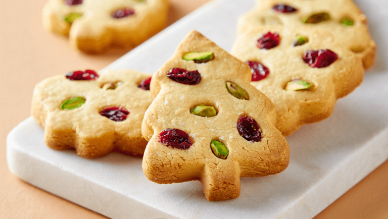 Cranberry Pistachio Christmas Shortbread Cookies