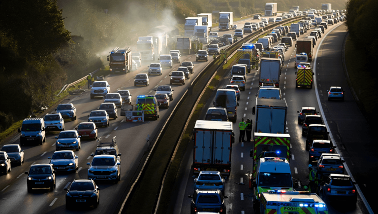M25 chaos: Major accident sparks five miles of traffic as emergency services rush to busy motorway