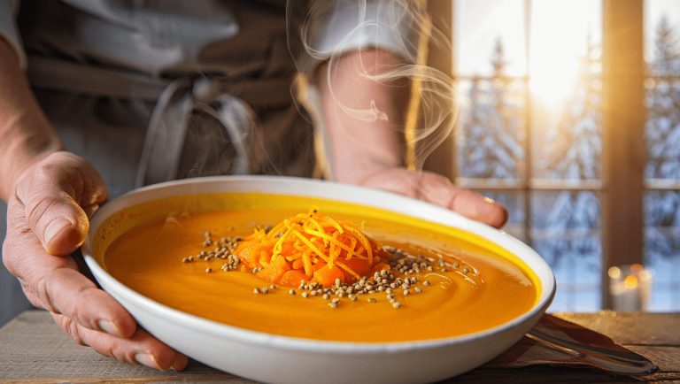 “Une super soupe pour se réchauffer” : Stéphanie Le Quellec partage sa recette “simple, rapide, efficace et bon marché” pour l’hiver !