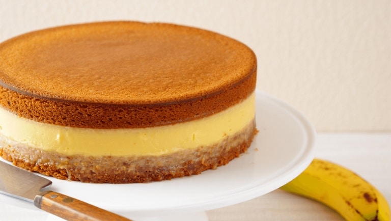 Easy Banana Magic Cake