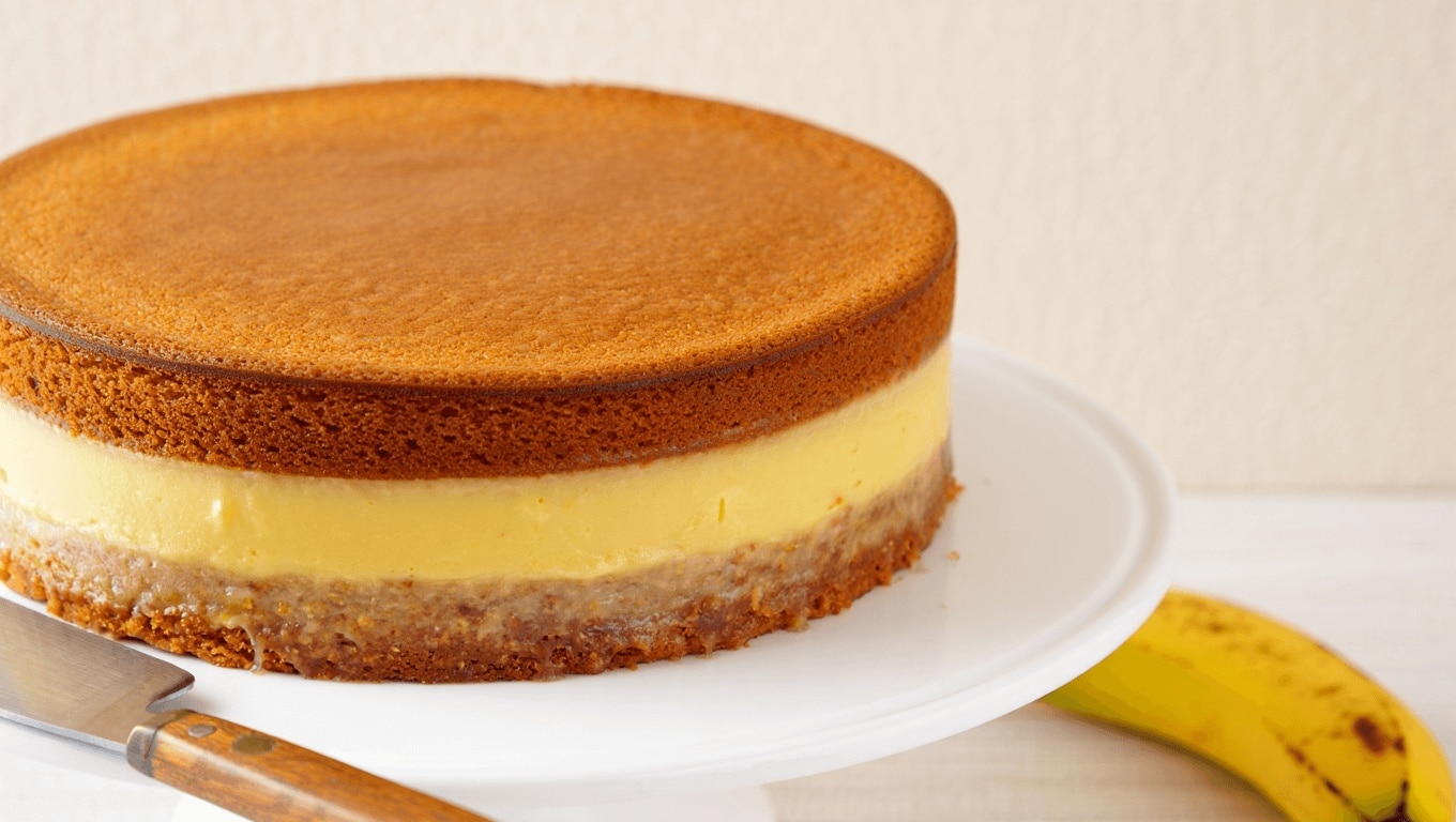 Easy Banana Magic Cake