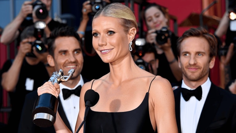 Gwyneth Paltrow Takes the 2026 Actor Awards Stage with One of Her 96-Year-Old Earrings Missing