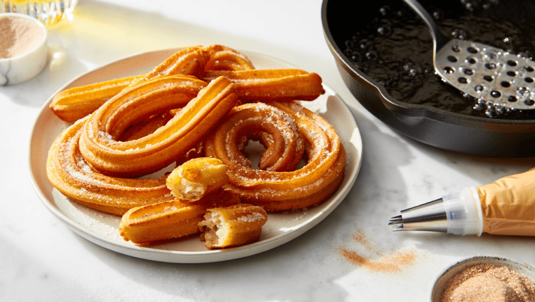 Faire des churros maison sans appareil spécifique ? C’est possible avec cette astuce géniale