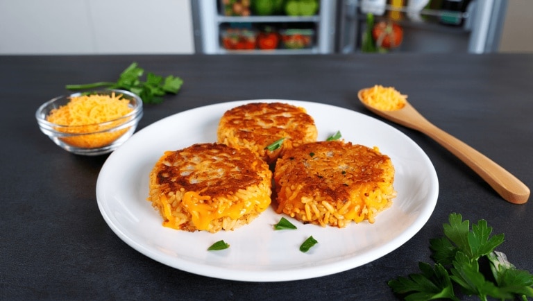 Un reste de riz dans le frigo ? L'astuce géniale pour en faire un dîner express et ultra-gourmand
