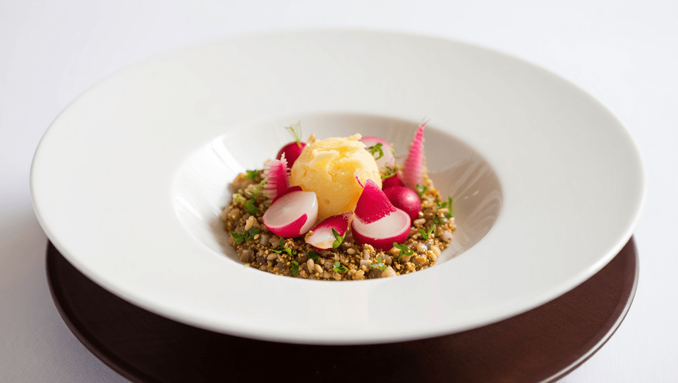 “Ma version du radis beurre”: le chef Eric Frechon partage son astuce pour réaliser une assiette digne d'un grand restaurant