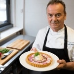 Laurent Mariotte propose sa recette anti-gaspi avec une botte de radis