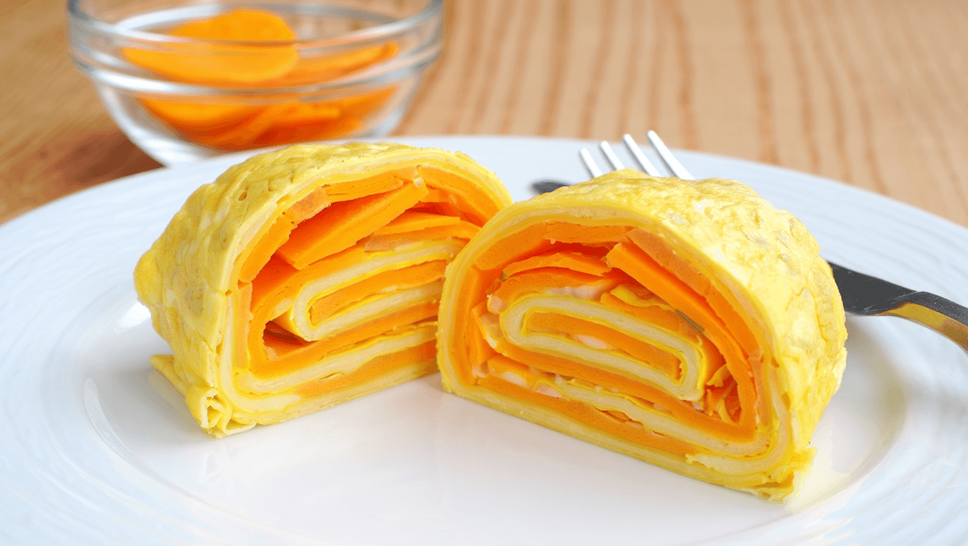 Pratique pour le déjeuner : testez cette omelette roulée à la patate douce !