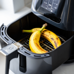 Vous avez une banane et un Air fryer ? L'astuce démente pour improviser le meilleur goûter du monde en 10 minutes