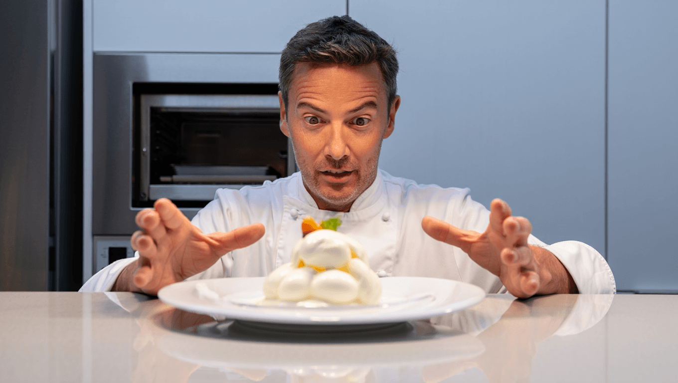 "Rapide et efficace !" : l'astuce magique du chef Norbert Tarayre pour faire son île flottante au micro-ondes