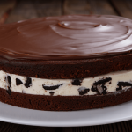 Oreo Cheesecake Chocolate Cake